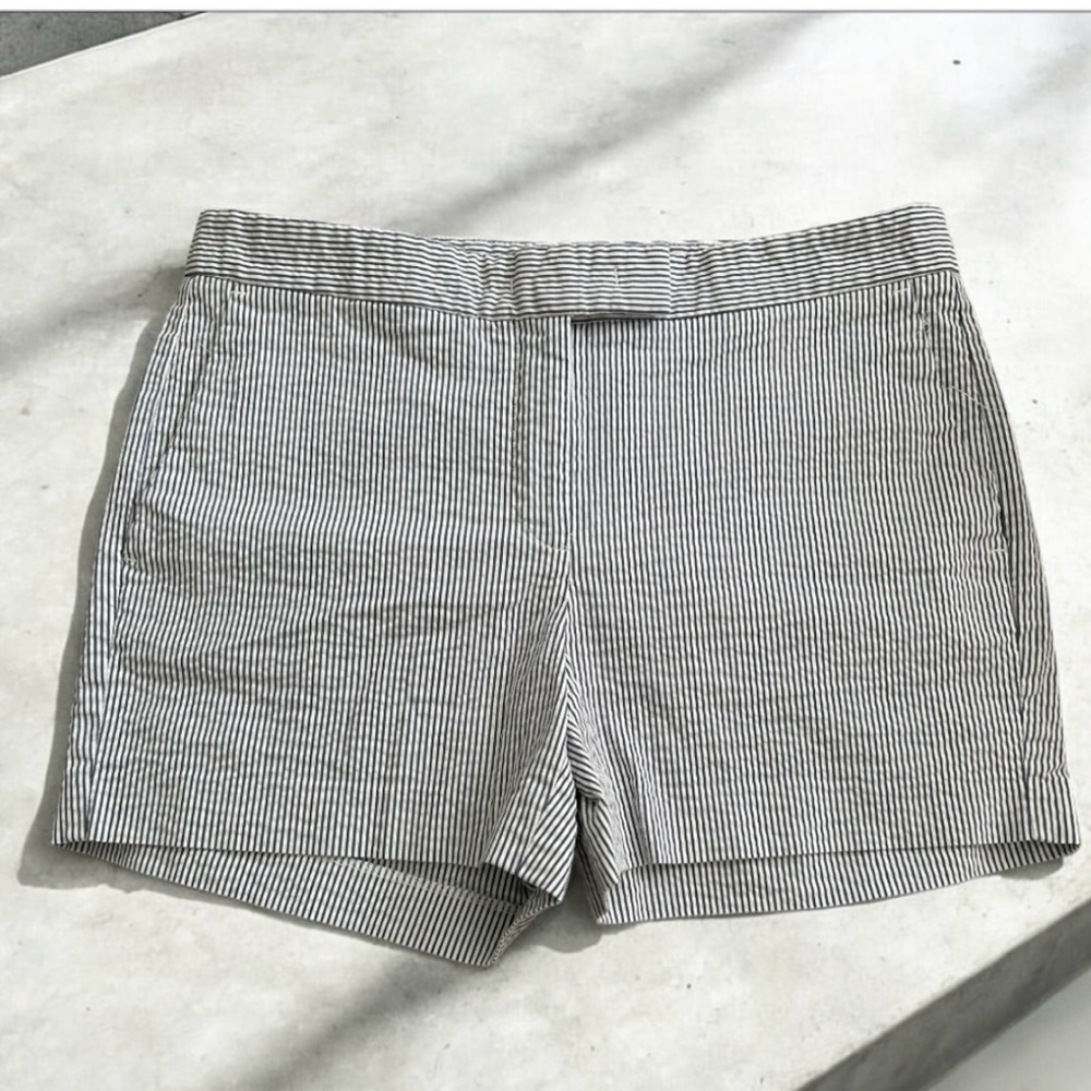 Ann Taylor Seersucker Shorts Tailored Design - Picture 10 of 10